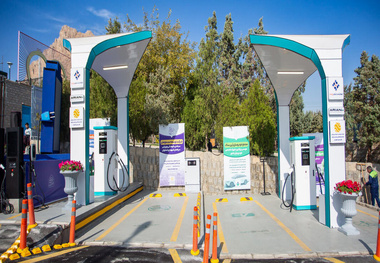 اصفهان پیشتاز توسعه ایستگاه های شارژ خودروهای برقی؛ ظرفیت تا پایان سال به ۱۰۰ ایستگاه می رسد