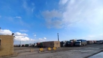 بی‌ نظمی در پارکینگ مرز ماهیرود؛ اعتراض رانندگان کامیون به پرداخت نشدن حق خواب و رانت در تخلیه بار