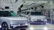 کدام خودروها مشمول مالیات می‌شوند و چقدر باید بپردازند؟