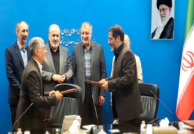 امضای قرارداد احداث ۱۵ ایستگاه شارژ خودرو برقی بین شهرداری  و مپنا