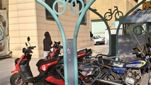  پارکینگ دوچرخه های همگانی یا توقفگاه موتورسیکلت ها؟/ چالش حمل و نقل پاک در شهر تهران