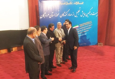 محسنی به عنوان خادم صادرات غیرنفتی انتخاب شد