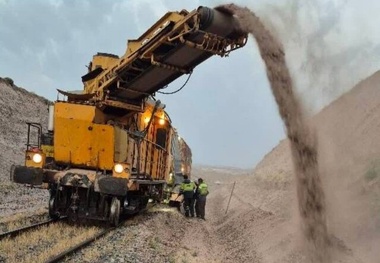 پایان عملیات بهسازی ۴.۵ کیلومتر از خطوط راه‌ آهن شمال۲