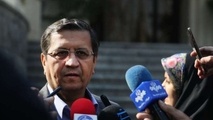 پاسخ همتی به سوالی درباره امتناع بانک ها از پرداخت وام به زلزله‎‌زدگان: از خود بانک‌ها بپرسید