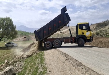 آغاز عملیات بهسازی ۹ کیلومتر از محور روستایی لردگان_کینگ