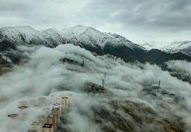 منظره‌ای کمیاب از تهران در روز بارانی