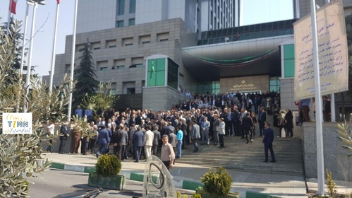 استقبال از آخوندی در مجلس