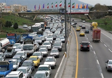 ترافیک سنگین در مسیرهای منتهی به تهران/ چالوس ساعاتی بسته می‌ شود