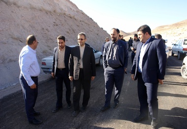 بازدید مدیرکل راه و شهرسازی استان از راه های روستایی دهستان سنگر فاروج
