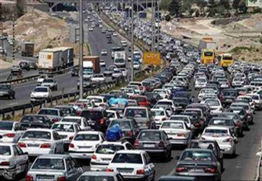 
ترافیک در آزاد راه کرج-تهران سنگین است
