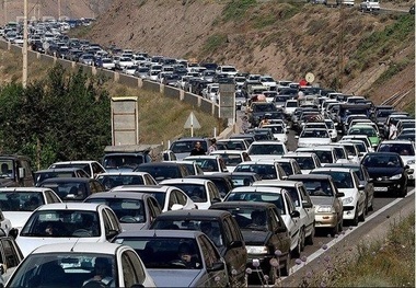 ترافیک عجیب در محور تهران رودهن 