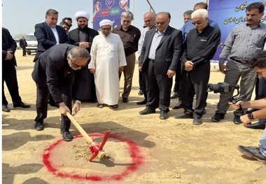 کلنگ عملیات اجرایی بزرگراه بعثت در قشم زمین زده شد