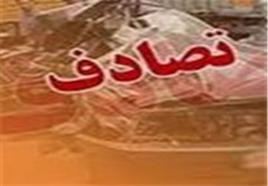  نجات معجزه‌آسای موتورسوار پس از برخورد با دو کامیون 