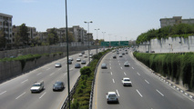 گسترش درختکاری در حاشیه بزرگراه همت