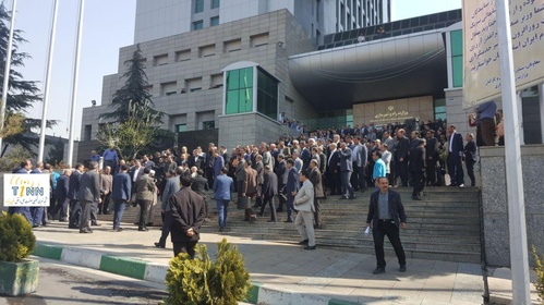 استقبال از آخوندی در مجلس