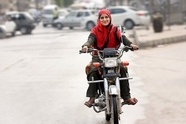 صدور گواهینامه موتورسواری زنان از یکماه آینده کلید می خورد