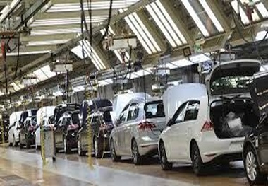 مشکل نقدینگی بر سرراه خودروسازان

