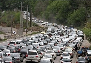 ترافیک سنگین در آزادراه های ورودی تهران؛ برخی محورهای کشور مسدود شدند