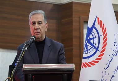 مجلس در فرایند واگذاری سهام ایران‌ خودرو جدیت به خرج دهد