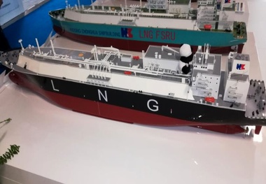 Suez Canal Eyes More LNG Carrier Transits
