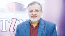 صنعت زیر چرخ سیاست 