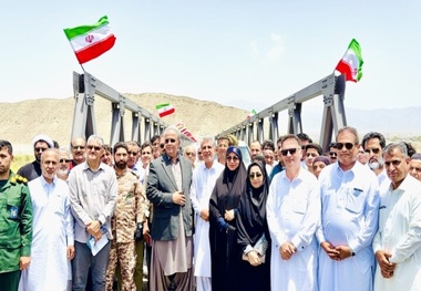 بزرگترین پل فلزی سیستان و بلوچستان در قصرقند به بهره برداری رسید
