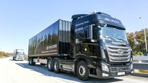 Hyundai Completes its First Successful Truck Platooning Trial