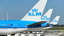 Boeing’s 2024 orders and deliveries slipped as Airbus widened edge