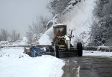  بارش سنگین برف در محورهای مواصلاتی شرق مازندران