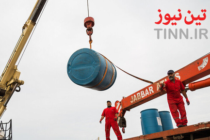 عملیات پاکسازی جزیره خارگ از آلودگی نفتی