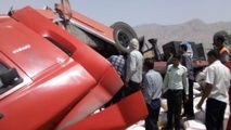 واژگونی تریلر در بروجرد یک کشته داشت