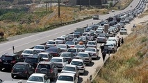 ترافیک سنگین آزادراه ساوه-تهران/ بارندگی در محورهای هراز و چالوس