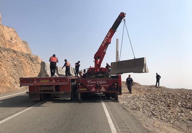 ایمن‌ سازی جاده‌ های خوزستان با نصب ۱۴ هزار بازتاب ایمنی