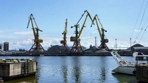  Electricity Needs for AI, Data Centers May Turn LNG Glut into Gap by 2030