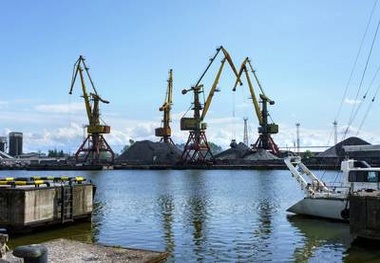  Electricity Needs for AI, Data Centers May Turn LNG Glut into Gap by 2030