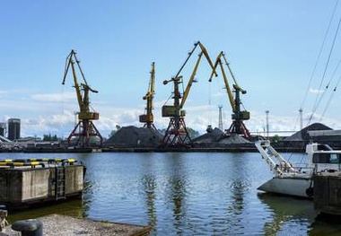  Electricity Needs for AI, Data Centers May Turn LNG Glut into Gap by 2030