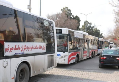 اتوبوس‌ های رایگان سنندج در خدمت علاقه‌ مندان به کتاب شدند
