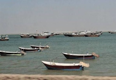 اسکله پنج‌ پله بندرعباس؛ سه کشته و ۳۰ شناور منهدم در حمله به زیرساخت دریایی مردمی