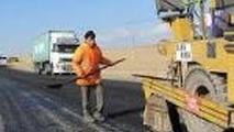گرمای خدمت راهداران، در جاده های سرد زمستان