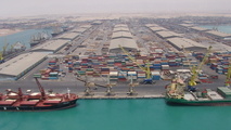 پاک‌سازی پای اسکله‌های بزرگ‌ترین بندر تجاری کشور پس از سه دهه