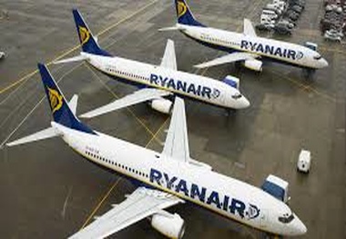 Ryanair Plans Hundreds of Pilot and Cabin Crew Job Cuts