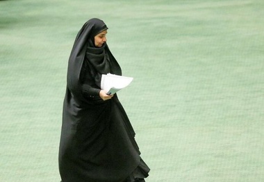 توسلی: ضرورت شفاف‌ سازی درباره هزینه سفر وزیر راه
