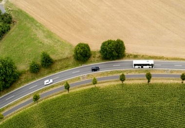 Coach of the Future: realistic debate with cities needed