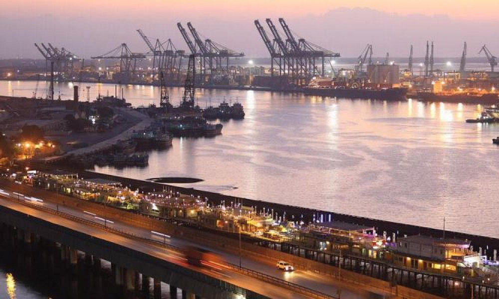 گره ۱۰ هزار کانتینر ایرانی در کراچی با تخفیف های جدید باز می شود؟