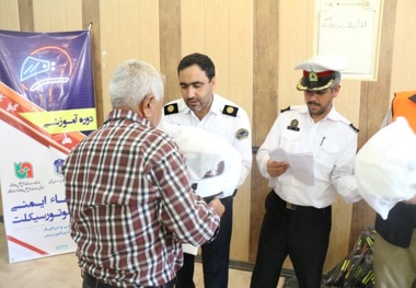 برگزاری دوره آموزشی ارتقا ایمنی موتورسواران در خراسان شمالی 
