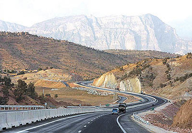 تصویری دیدنی از 2 تونل آزاد راه خرم آباد - پل زال 