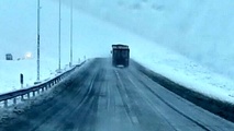 انجام ۲ هزار کیلومتر - باند عملیات برفروبی در راه های استان اصفهان
