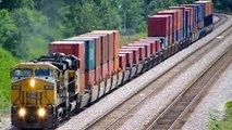 بابایی: تقویت بخش ریلی به معنای تضعیف جاده نیست