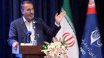 نگرش نهادها و سازمان ها باید از اقتصاد زمینی به اقتصاد دریامحور تغییر کند