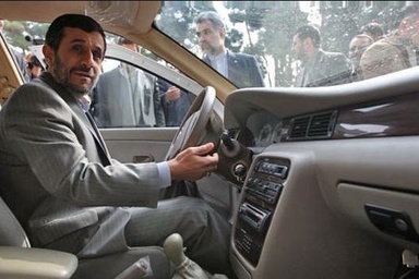 محمود احمدی نژاد و یک ادعای جنجالی به روایت نیویورک تایمز/ منظور ترامپ از مذاکره با فرد قدرتمند درون ایران او بود؟